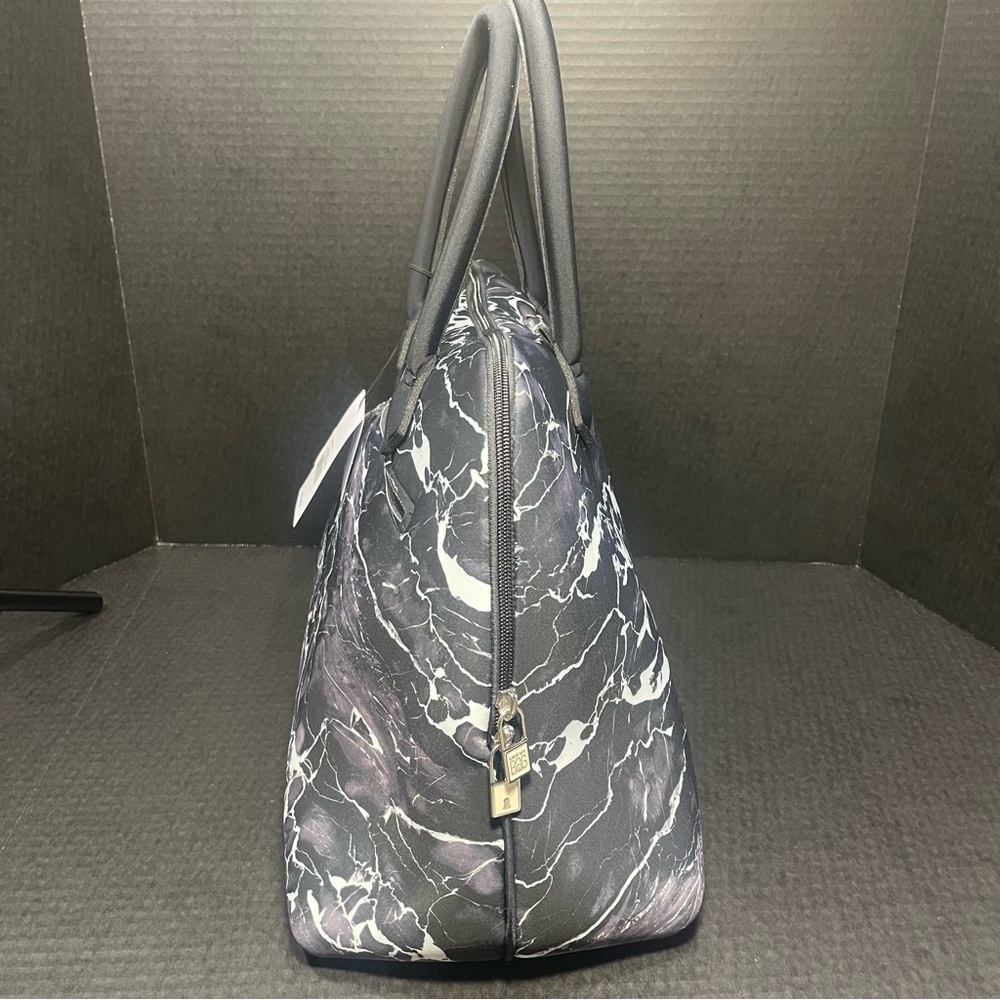 BNWT Princess Maxi Handbag Made in Italy RAINPROOF GREAT GIFT! BEAUTIFUL! - Picture 3 of 15